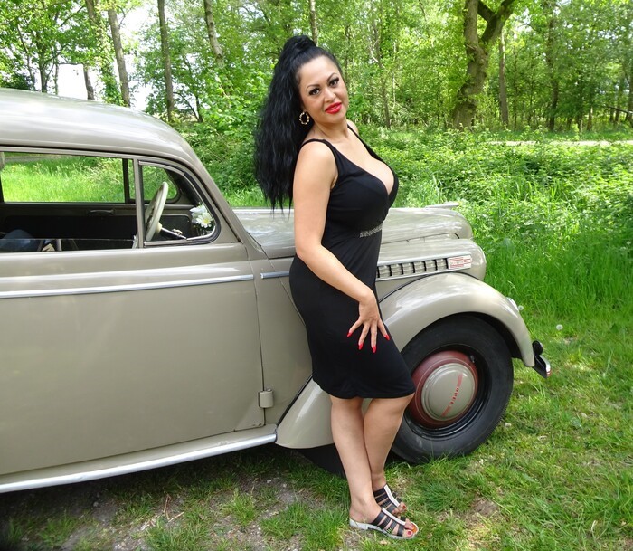 Pedal Classic Video: Denise driving the 1940 Opel    